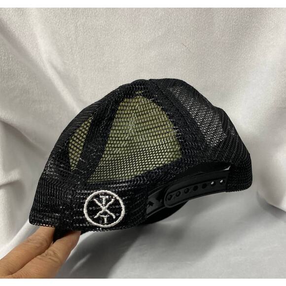 One Baby Trucker Hat Little Man White & Black NEW - Picture 3 of 8